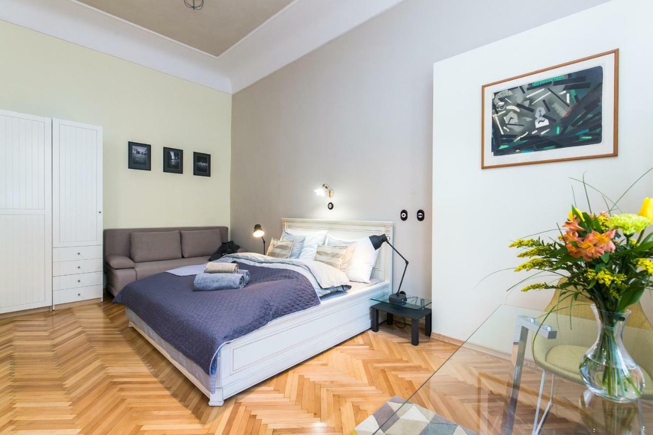 Apartment Nebovidy I - Historic Centre - Terrace - Air Conditioning Prag Exteriör bild