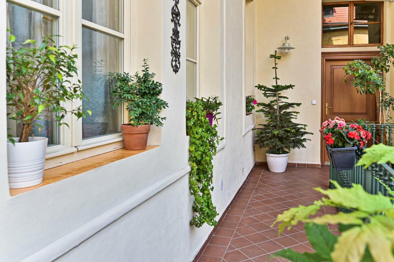 Apartment Nebovidy I - Historic Centre - Terrace - Air Conditioning Prag Exteriör bild