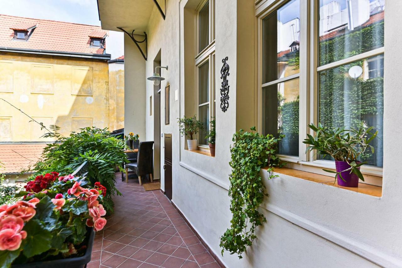 Apartment Nebovidy I - Historic Centre - Terrace - Air Conditioning Prag Exteriör bild